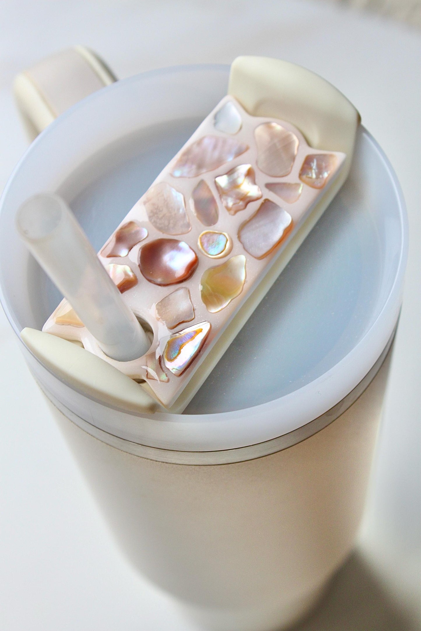 40oz/30oz Seashell Clay Stanley Topper - SHELLS WILL VARY
