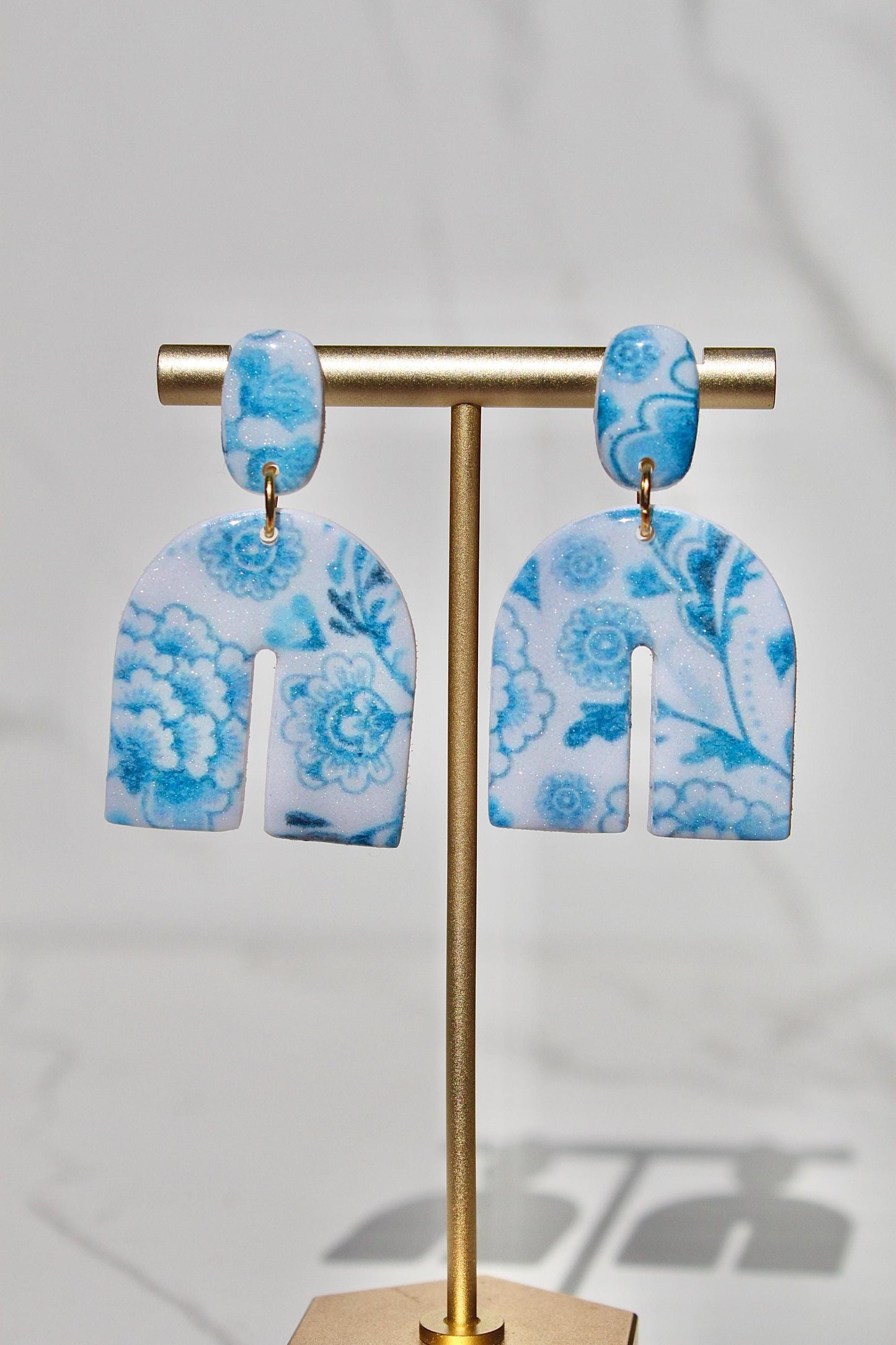Blue and White Floral Earrings – Handmade Polymer Clay Earrings, Chinoiserie Inspired, Cottagecore Jewelry Gift for Her