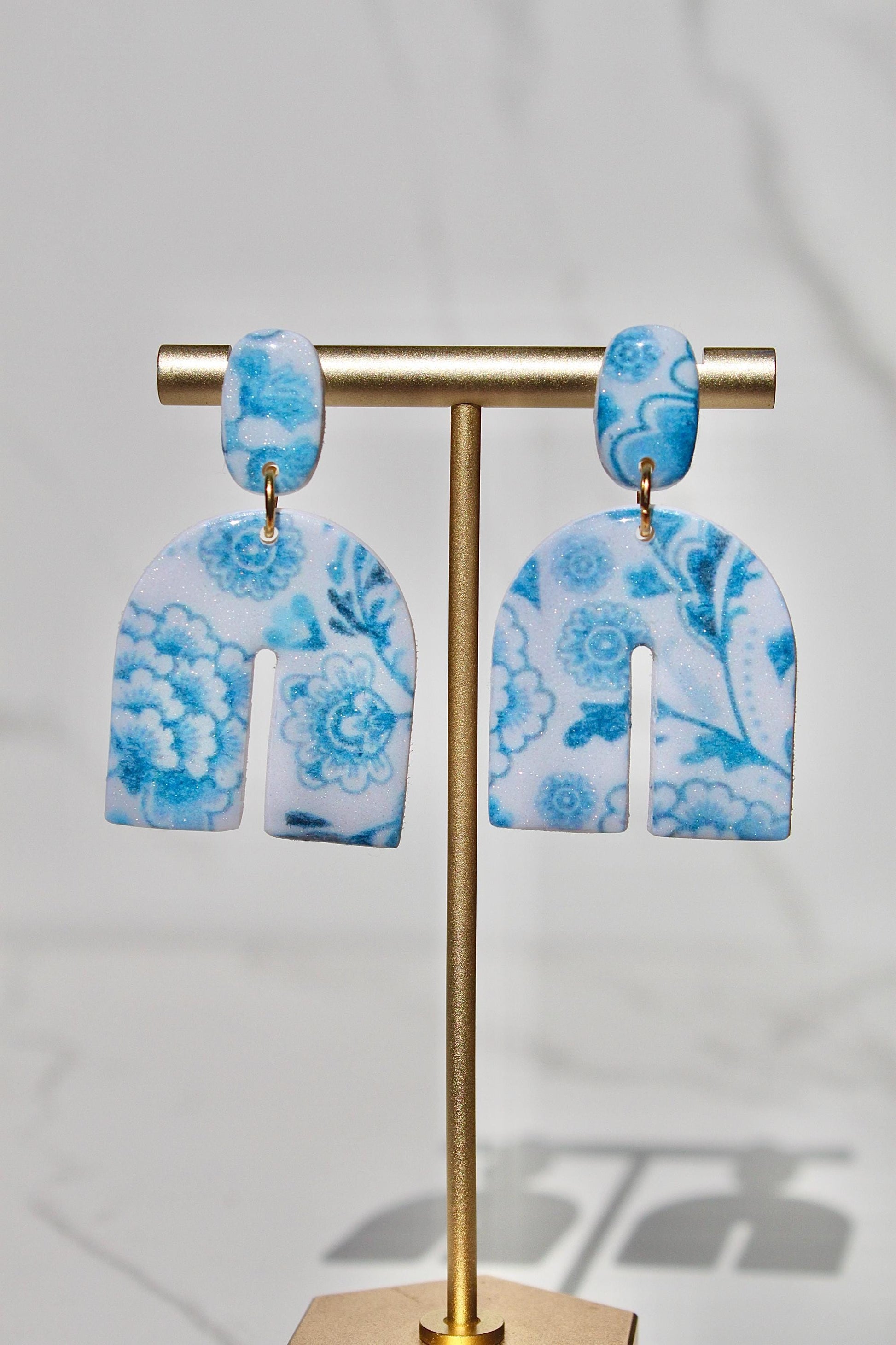 Blue and White Floral Earrings – Handmade Polymer Clay Earrings, Chinoiserie Inspired, Cottagecore Jewelry Gift for Her