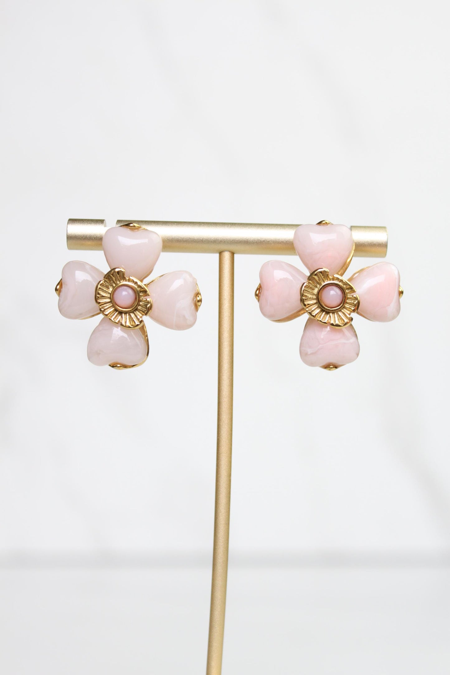 Acrylic Flower Stainless Steel Stud Earrings – Lightweight Floral Earrings, Hypoallergenic, Everyday Jewelry Gift