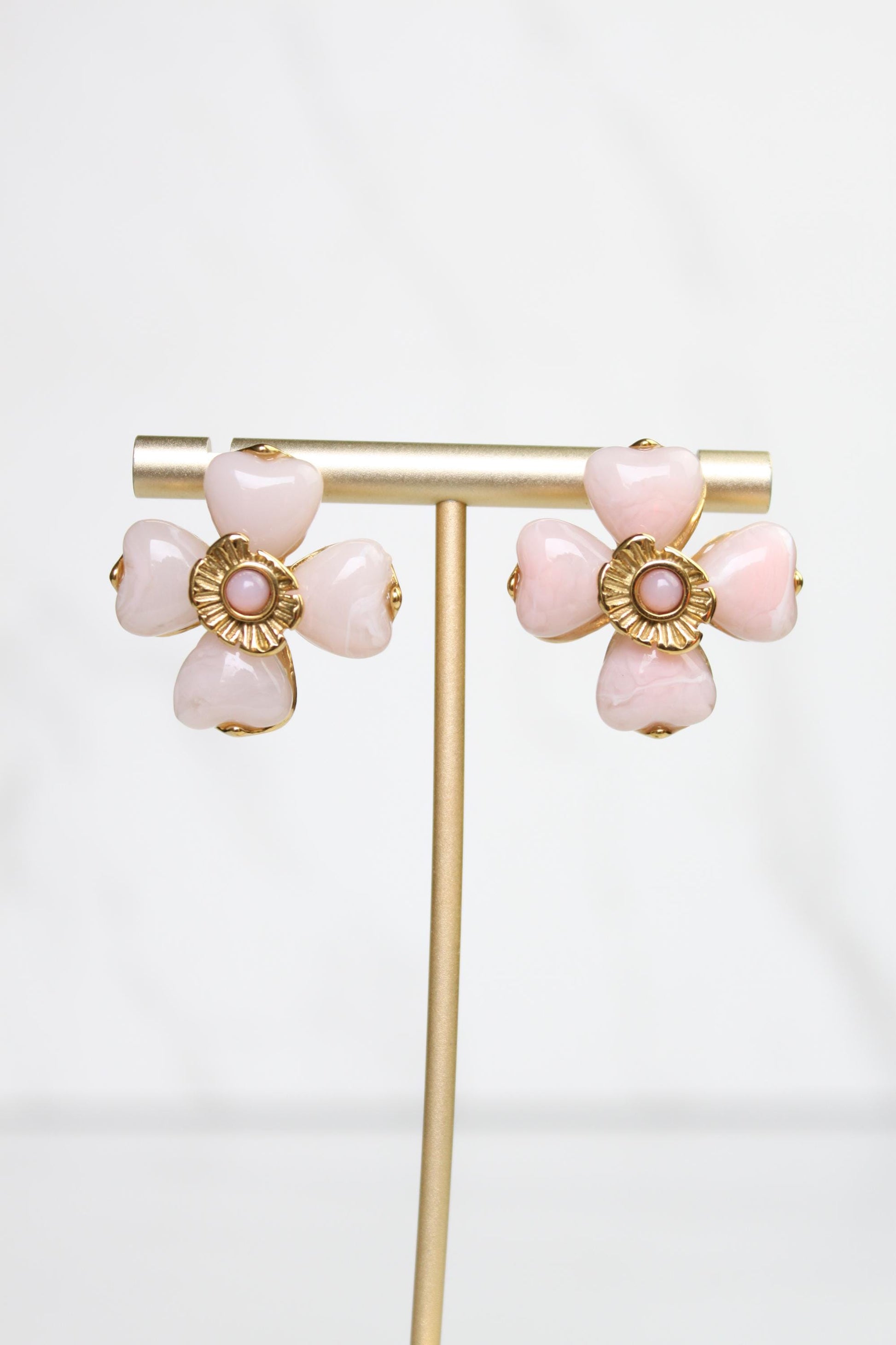 Acrylic Flower Stainless Steel Stud Earrings – Lightweight Floral Earrings, Hypoallergenic, Everyday Jewelry Gift