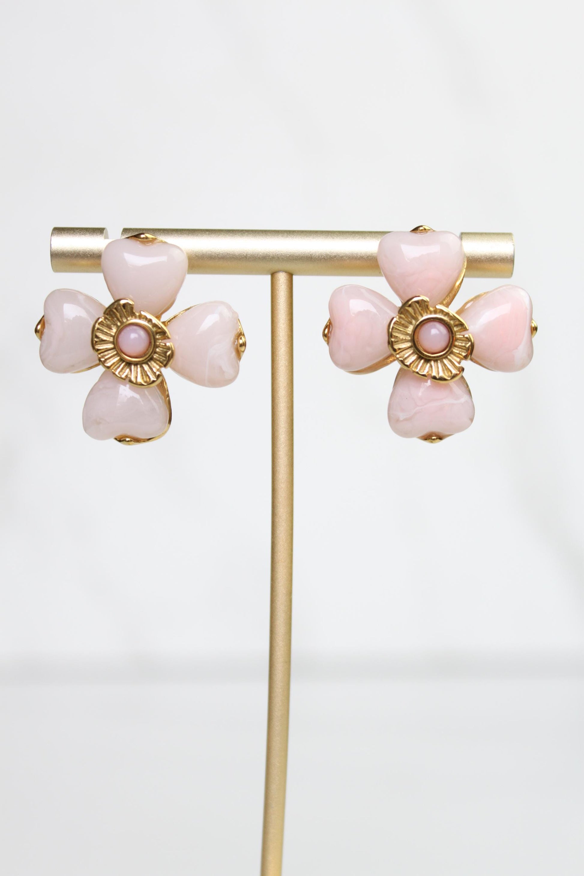 Acrylic Flower Stainless Steel Stud Earrings – Lightweight Floral Earrings, Hypoallergenic, Everyday Jewelry Gift