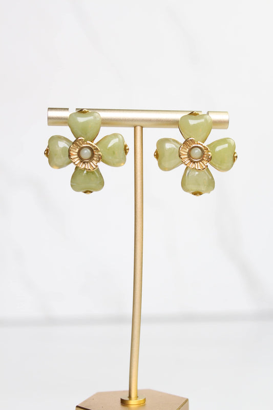 Acrylic Flower Stainless Steel Stud Earrings – Lightweight Floral Earrings, Hypoallergenic, Everyday Jewelry Gift