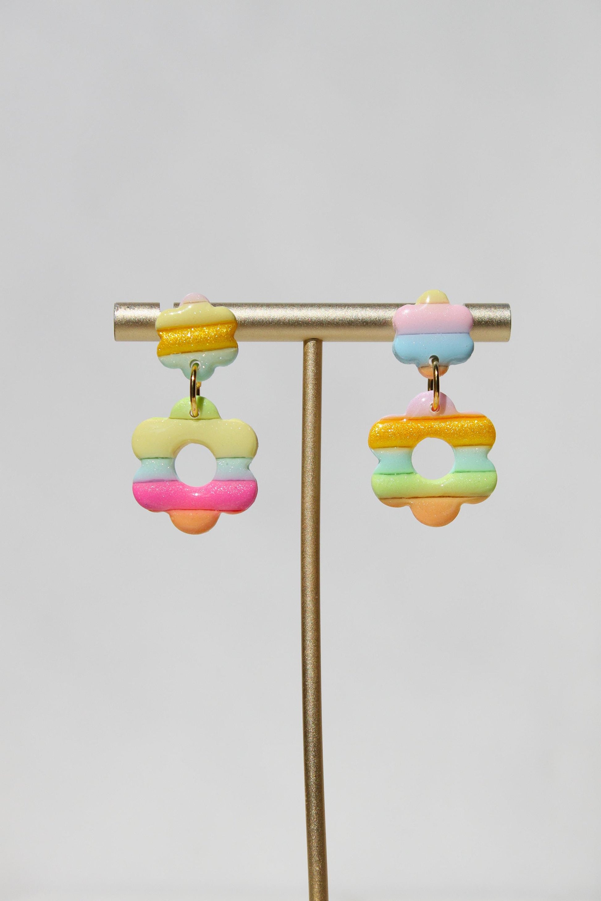 Pastel Flower Polymer Clay Earrings | Colorful Retro Daisy Dangle Earrings | Lightweight Statement Earrings | Handmade Gift for Her